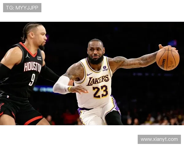 詹姆斯罚球一中湖人首节落后爵士9分比赛悬念依旧